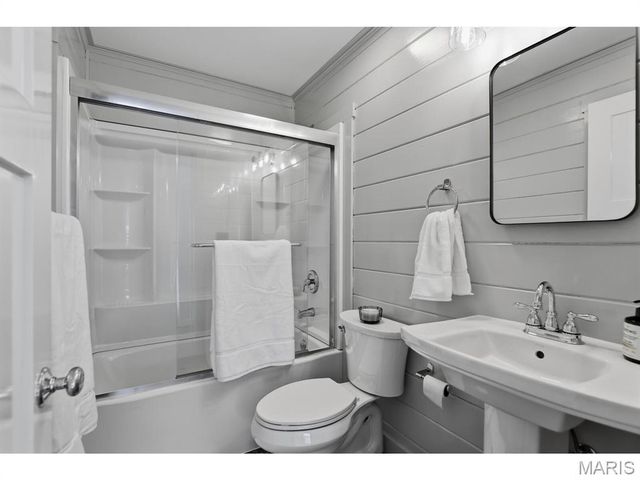 1057 Rockman Place, Rock Hill, MO 63119