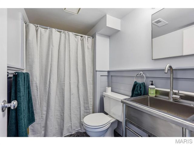 1057 Rockman Place, Rock Hill, MO 63119