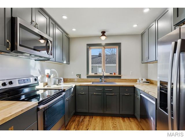 1057 Rockman Place, Rock Hill, MO 63119