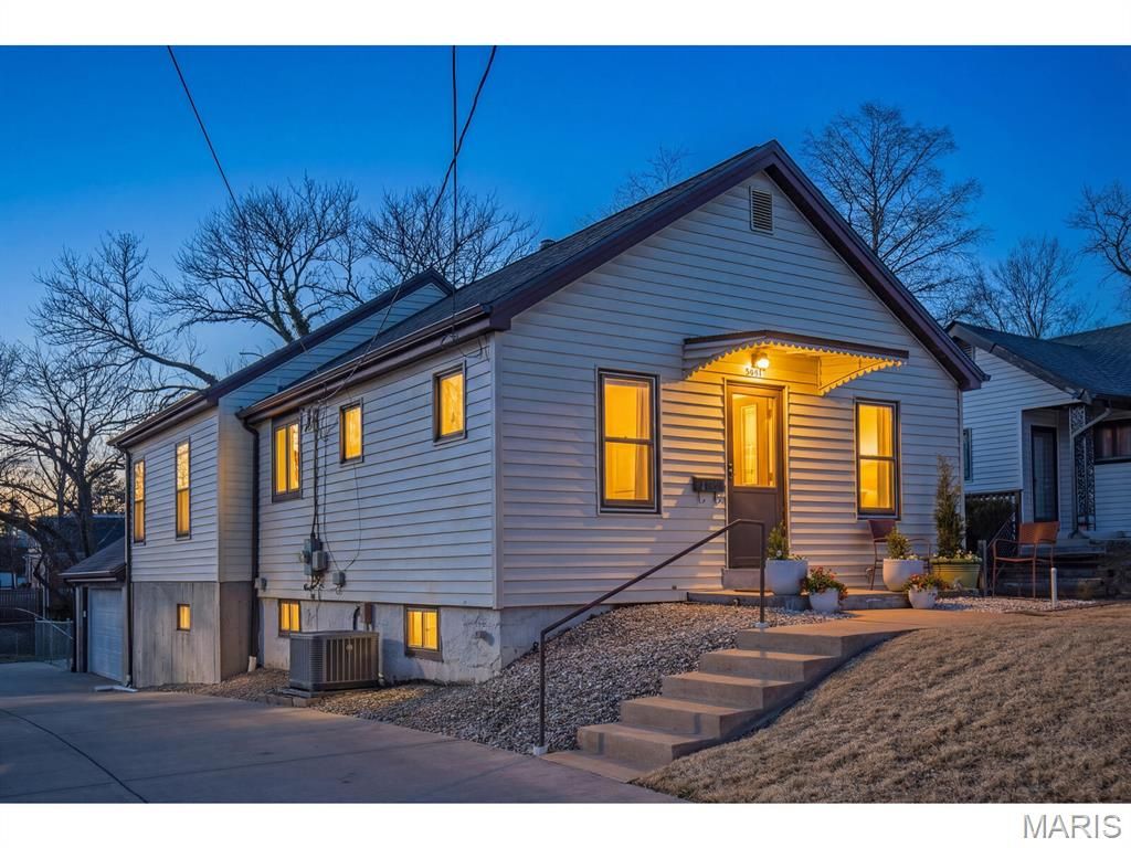 1057 Rockman Place, Rock Hill, MO 63119