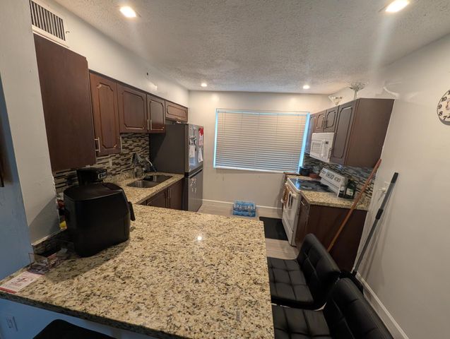 6104 SW 20th Street, Miramar, FL 33023