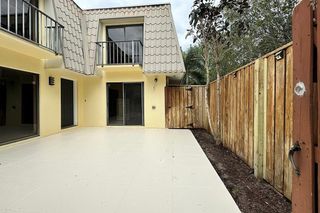 1700 Embassy Drive Apt 402, West Palm Beach, FL 33401