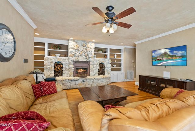 111 Foxridge Road, Chapel Hill, NC 27514