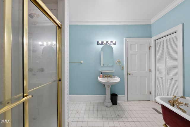 111 Foxridge Road, Chapel Hill, NC 27514