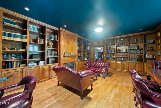 111 Foxridge Road, Chapel Hill, NC 27514