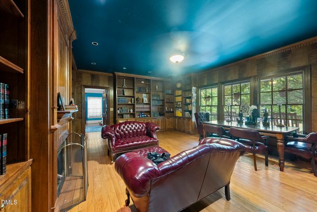 111 Foxridge Road, Chapel Hill, NC 27514