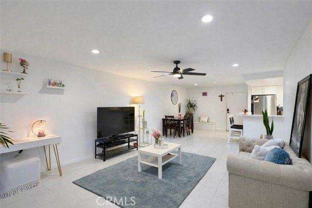 700 W 3rd Street A104, Santa Ana, CA 92701