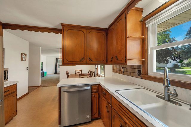 2310 N IDLEWILD COURT, Green Bay, WI 54303