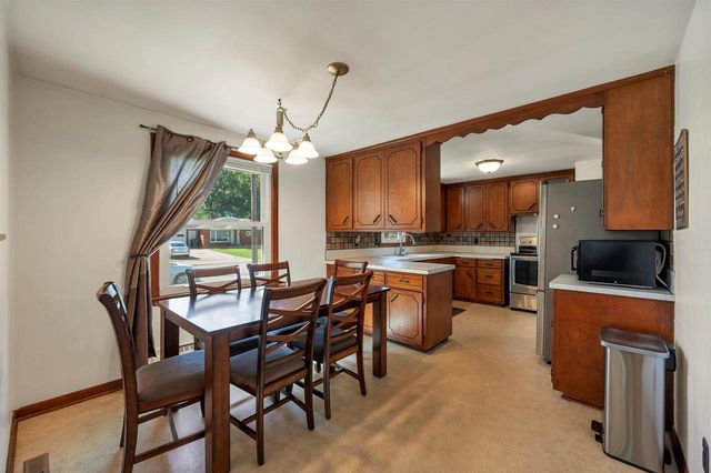 2310 N IDLEWILD COURT, Green Bay, WI 54303