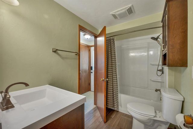 2310 N IDLEWILD COURT, Green Bay, WI 54303