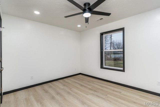 601 HOLLY Street, Lebanon, MO 65536