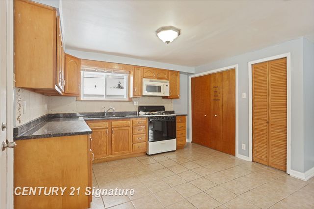 723 Pioneer Trail, Saginaw, MI 48604