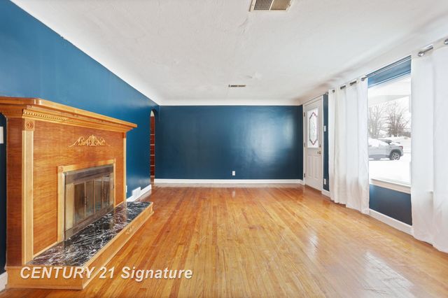 723 Pioneer Trail, Saginaw, MI 48604