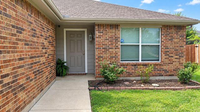 309 Spurlock Drive, Krum, TX 76249