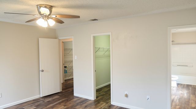 309 Spurlock Drive, Krum, TX 76249