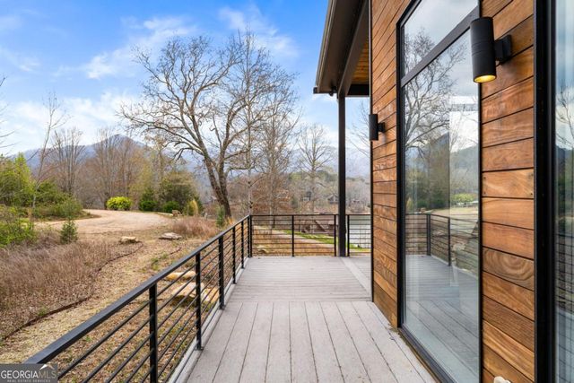 23 Lake Trail W 10, Hiawassee, GA 30546