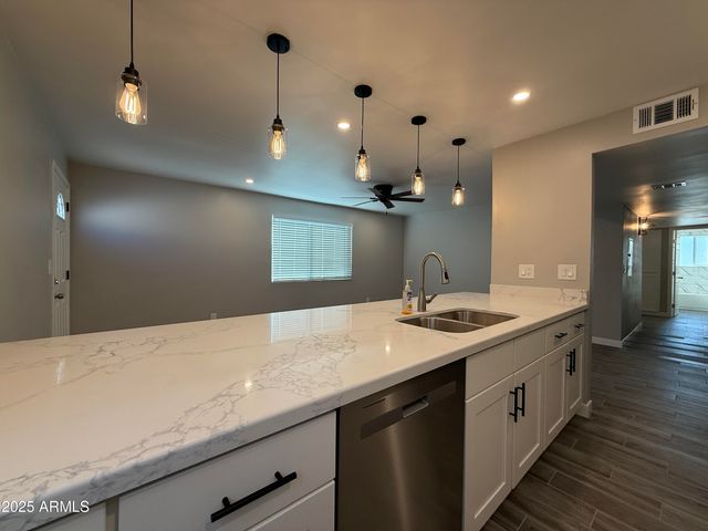 6637 N 27TH Avenue, Phoenix, AZ 85017