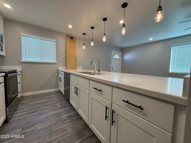 6637 N 27TH Avenue, Phoenix, AZ 85017