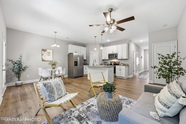 203 Holly Sands Loop, Holly Ridge, NC 28445