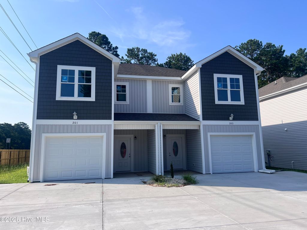203 Holly Sands Loop, Holly Ridge, NC 28445