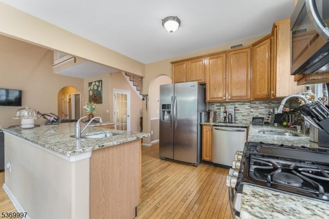 5 Jade Ln, Lopatcong Twp., NJ 08865
