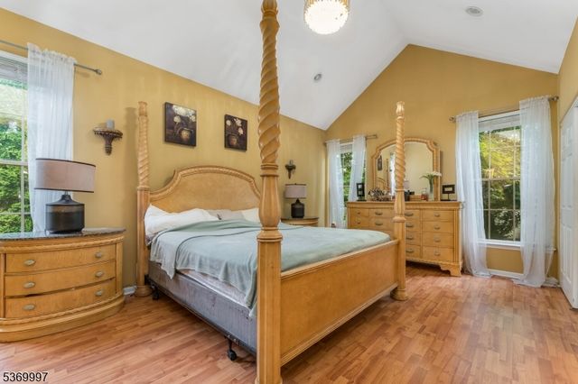 5 Jade Ln, Lopatcong Twp., NJ 08865