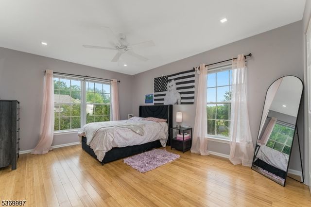 5 Jade Ln, Lopatcong Twp., NJ 08865