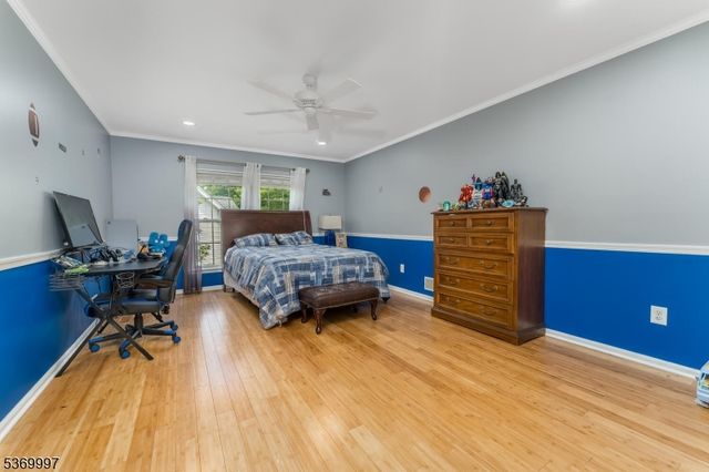 5 Jade Ln, Lopatcong Twp., NJ 08865