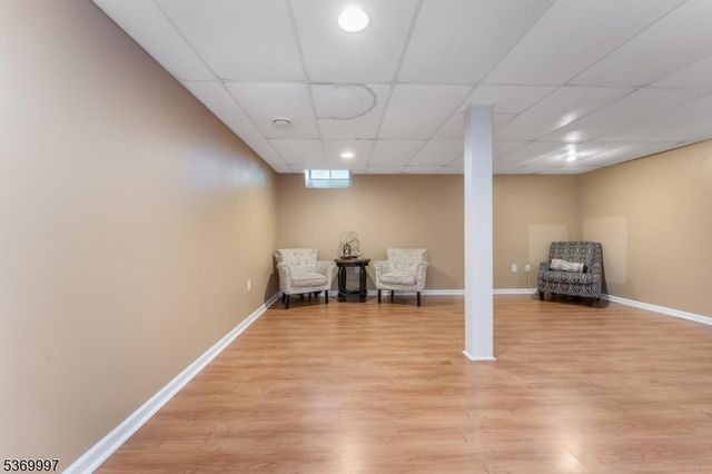 5 Jade Ln, Lopatcong Twp., NJ 08865