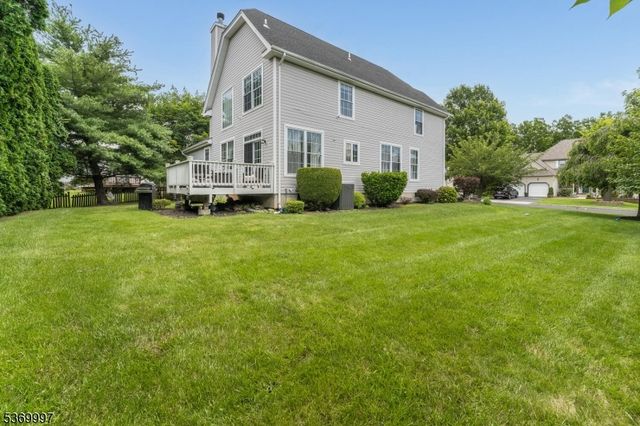 5 Jade Ln, Lopatcong Twp., NJ 08865