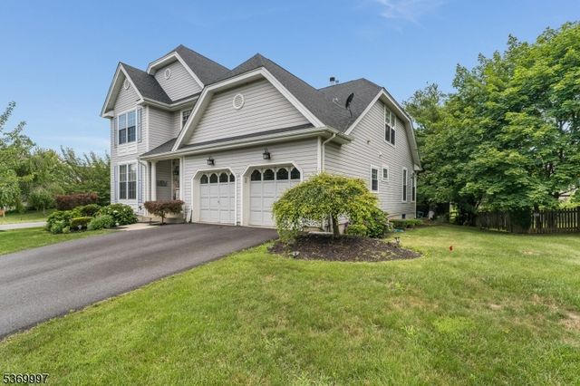 5 Jade Ln, Lopatcong Twp., NJ 08865