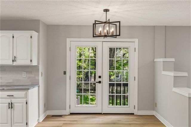 12495 S Hagan Lane, Olathe, KS 66062