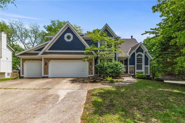 12495 S Hagan Lane, Olathe, KS 66062