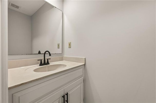 12495 S Hagan Lane, Olathe, KS 66062