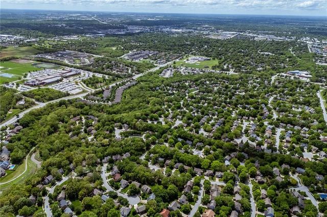 12495 S Hagan Lane, Olathe, KS 66062