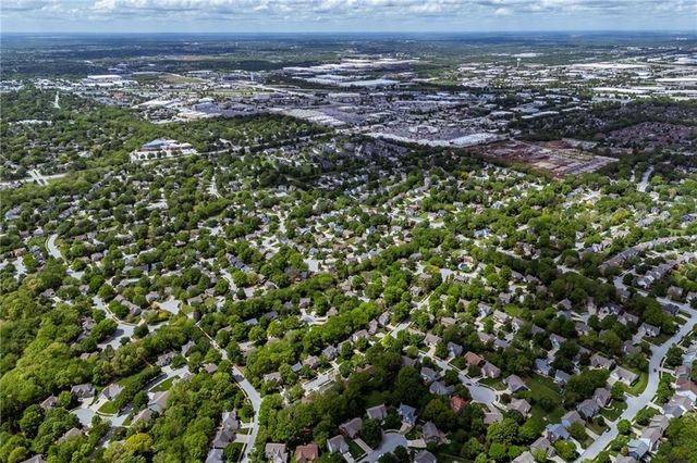 12495 S Hagan Lane, Olathe, KS 66062