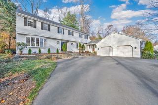 75 Arlen Way, West Hartford, CT 06117