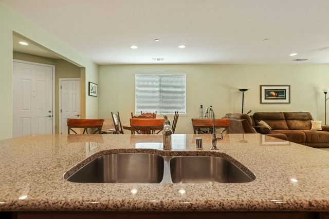 1391 Mill Run Ct, Manteca, CA 95336