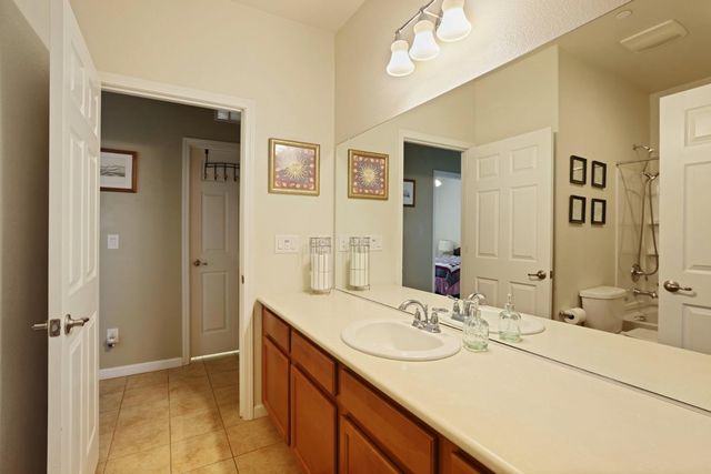 1391 Mill Run Ct, Manteca, CA 95336