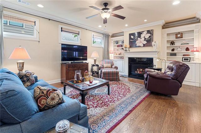 530 Willow Oak Way, Roswell, GA 30076