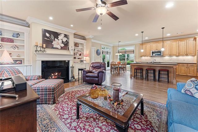 530 Willow Oak Way, Roswell, GA 30076