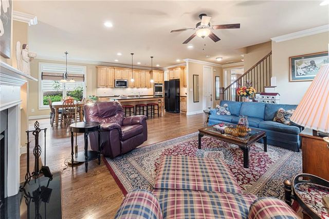530 Willow Oak Way, Roswell, GA 30076