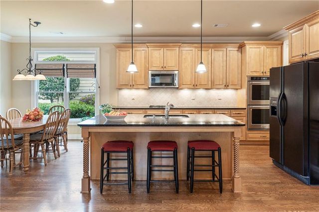 530 Willow Oak Way, Roswell, GA 30076