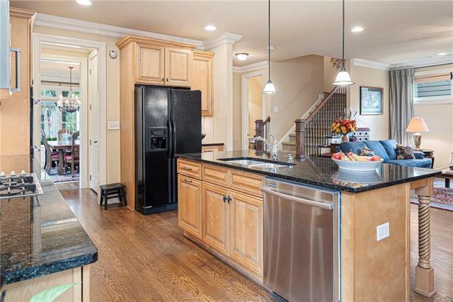 530 Willow Oak Way, Roswell, GA 30076