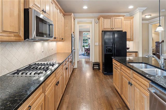 530 Willow Oak Way, Roswell, GA 30076