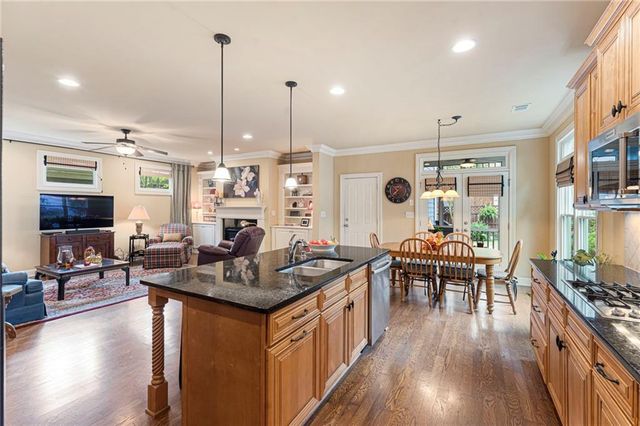 530 Willow Oak Way, Roswell, GA 30076
