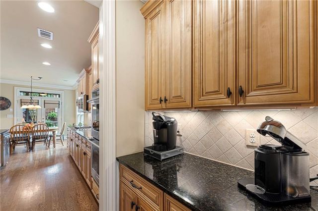 530 Willow Oak Way, Roswell, GA 30076