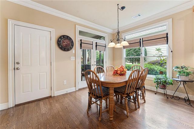 530 Willow Oak Way, Roswell, GA 30076