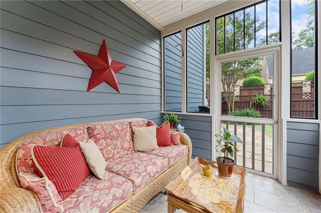 530 Willow Oak Way, Roswell, GA 30076
