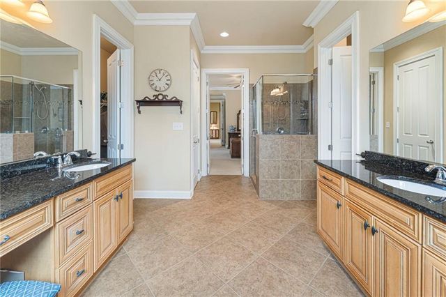 530 Willow Oak Way, Roswell, GA 30076